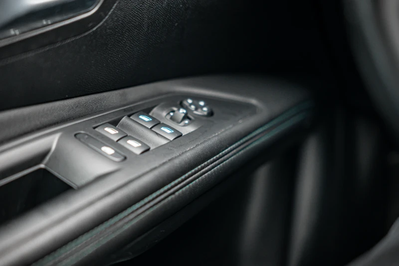 Peugeot 3008 1.5 HDi EAT8 Гаранция Carplay LED, снимка 14 - Автомобили и джипове - 53393909