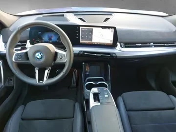 BMW iX2 30 xDrive Msport PRO DA Pro 360 Pano Harman Kardon, снимка 8 - Автомобили и джипове - 54704513