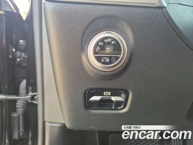 Mercedes-Benz C 200, снимка 9 - Автомобили и джипове - 56077576