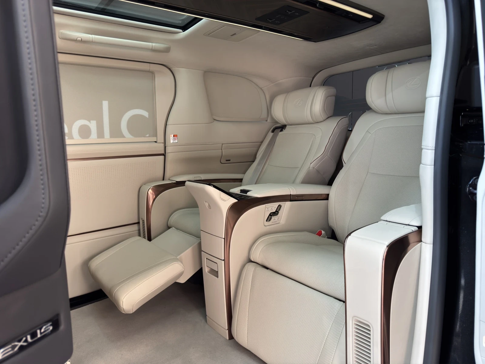 Lexus LM 350h* LUXURY* 4SEATS* FIRSTCLASS* TV* 360* KEYLESS | Mobile.bg   13