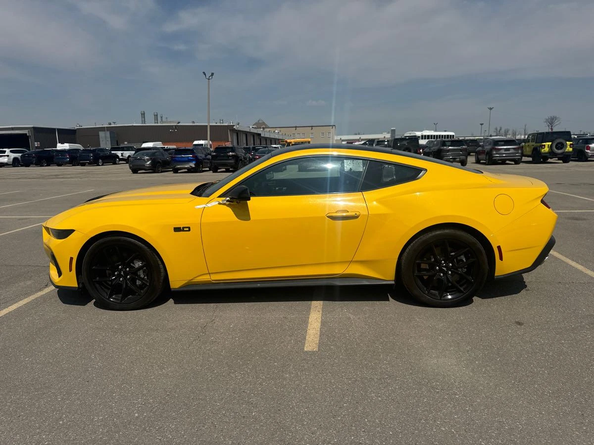 Ford Mustang GT Fastback CARFAX АВТО КРЕДИТ  - изображение 3