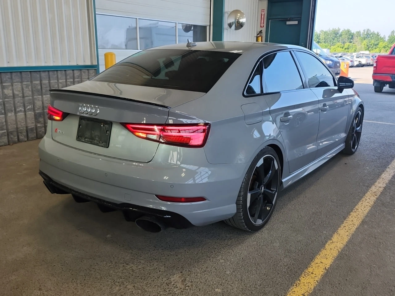 Audi Rs3 * CARFAX * АВТО КРЕДИТ * ЦЕНА ДО БГ! - изображение 4