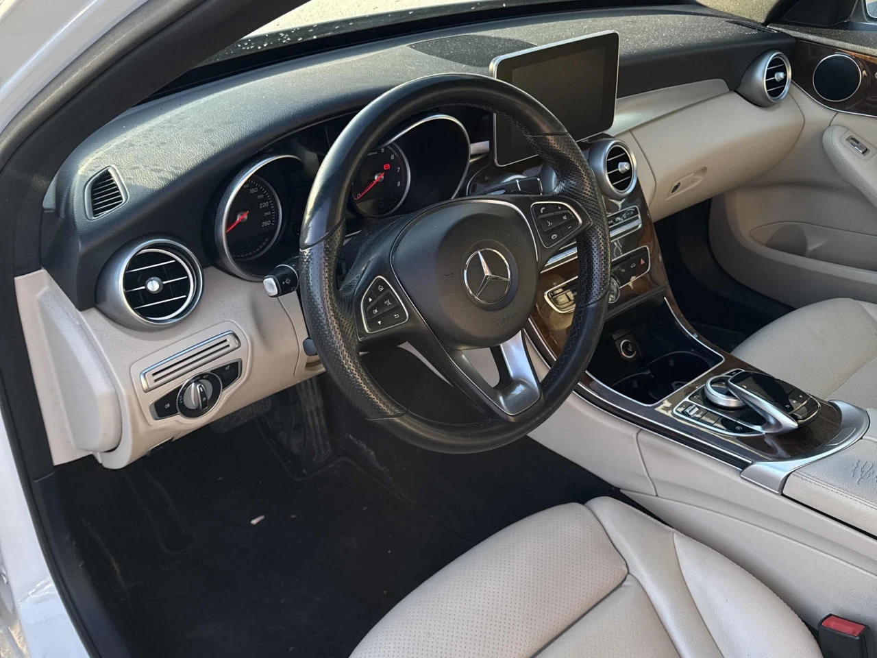 Mercedes-Benz C 300 * АВТО КРЕДИТ* ЦЕНА ДО БГ * СЕРВИЗНА ИСТОРИЯ *  - изображение 7