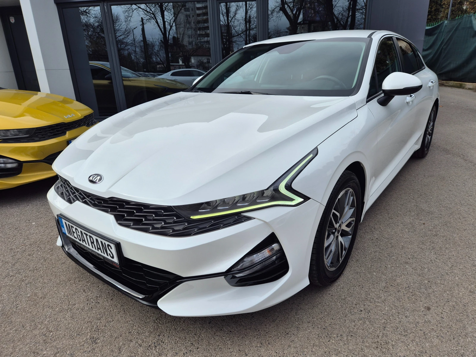 Kia K5 2.0 cm3 LPG - Наличен в БГ - изображение 2