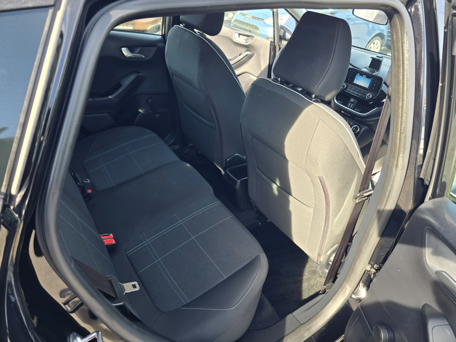 Ford Fiesta 1.5TDCI-85k.c-EURO6, снимка 10 - Автомобили и джипове - 53783123