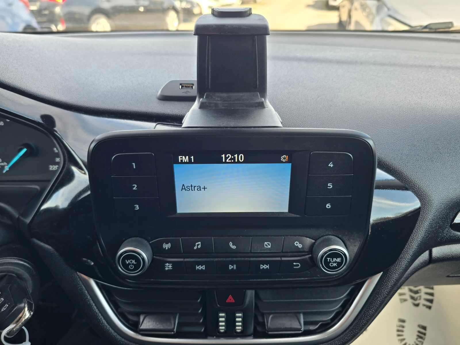 Ford Fiesta 1.5TDCI-85k.c-EURO6, снимка 15 - Автомобили и джипове - 53783123