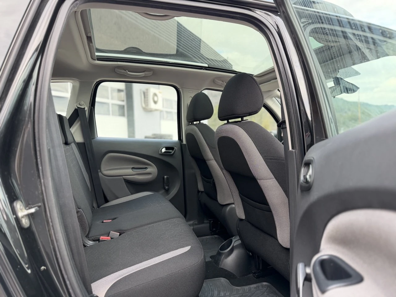 Citroen C3 Picasso 1.4i PANORAMA, снимка 12 - Автомобили и джипове - 54088698