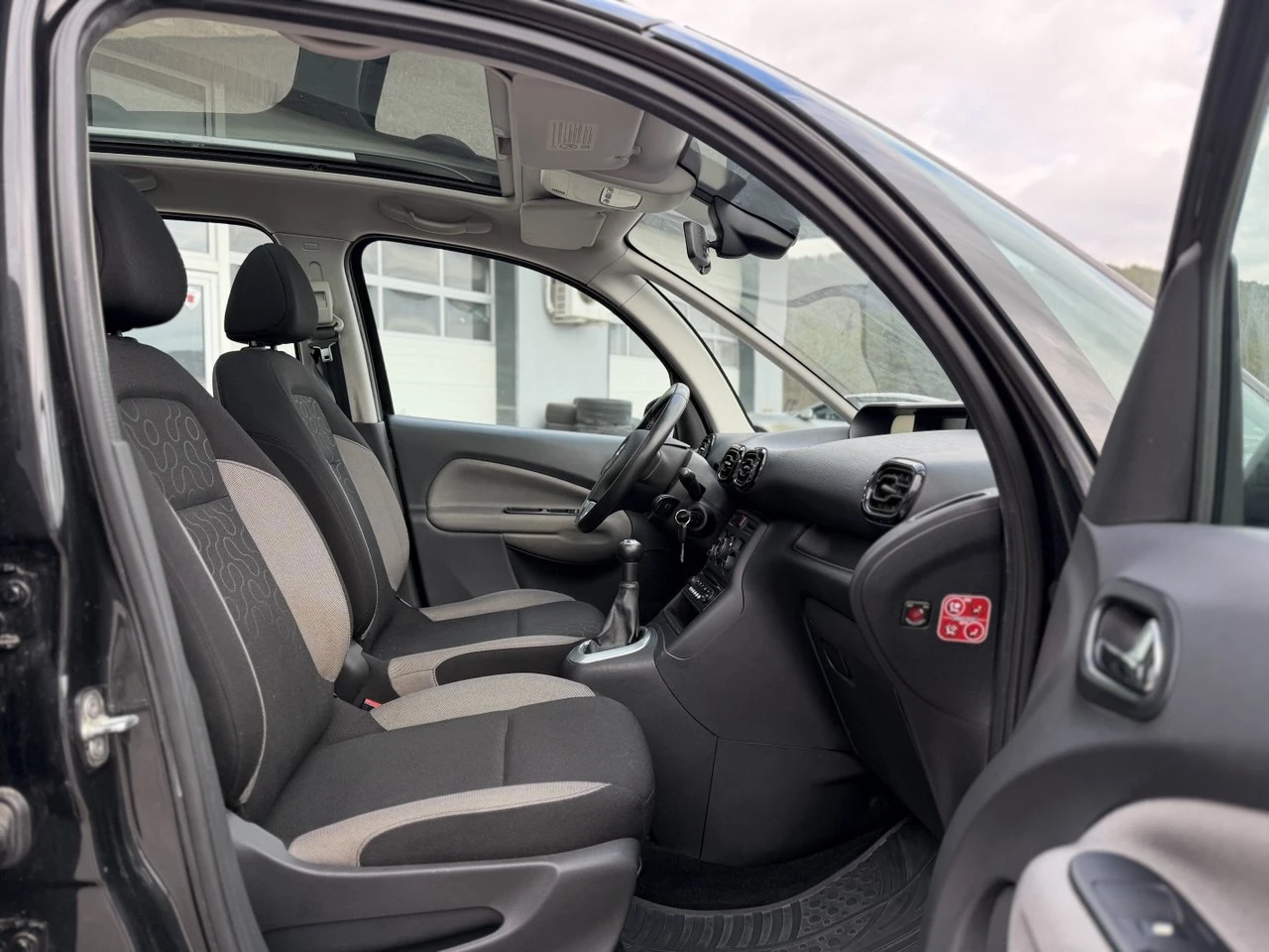 Citroen C3 Picasso 1.4i PANORAMA, снимка 13 - Автомобили и джипове - 54088698