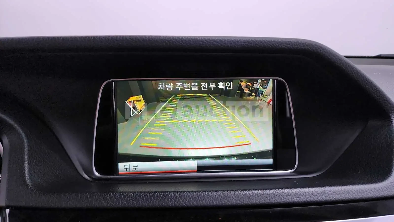 Mercedes-Benz E 220, снимка 15 - Автомобили и джипове - 54147721