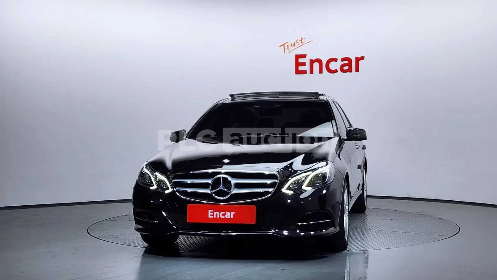 Mercedes-Benz E 220, снимка 3 - Автомобили и джипове - 54147721