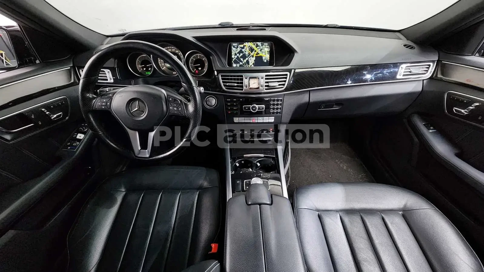 Mercedes-Benz E 220, снимка 7 - Автомобили и джипове - 54147721