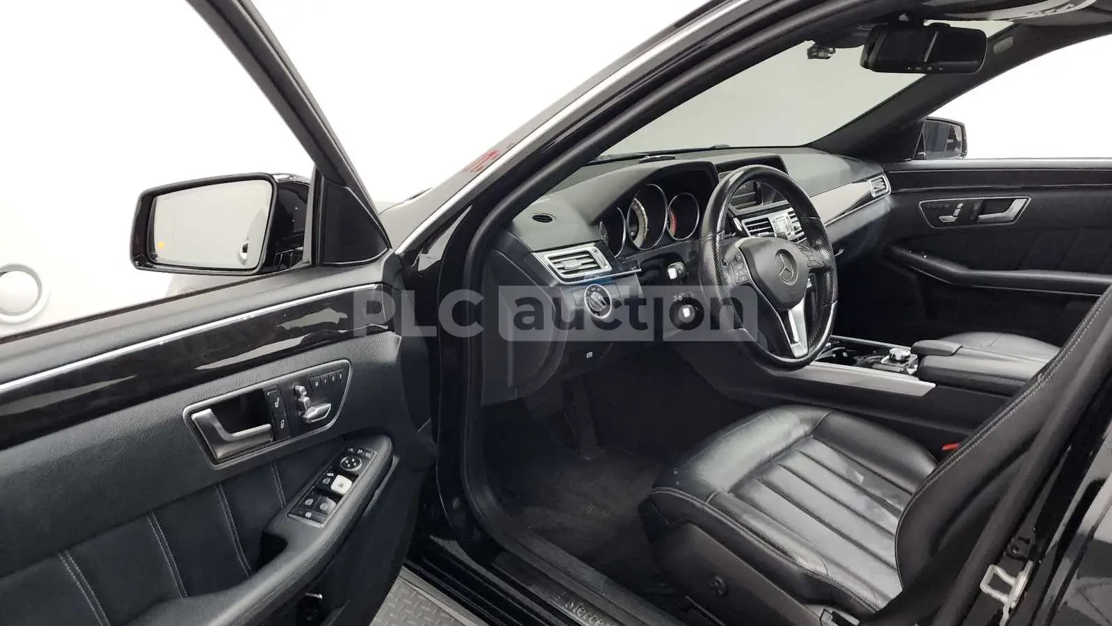 Mercedes-Benz E 220, снимка 10 - Автомобили и джипове - 54147721