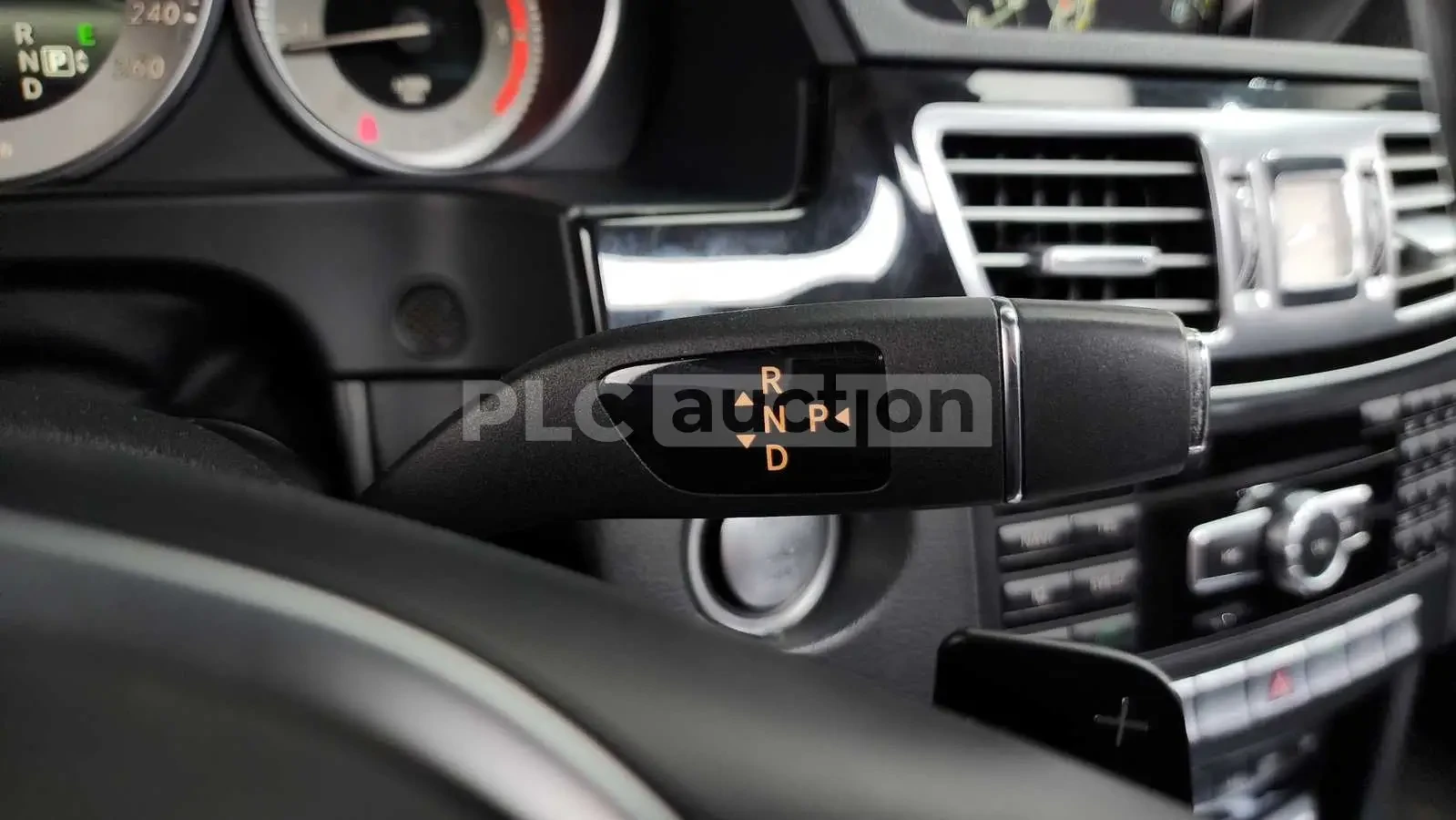 Mercedes-Benz E 220, снимка 9 - Автомобили и джипове - 54147721