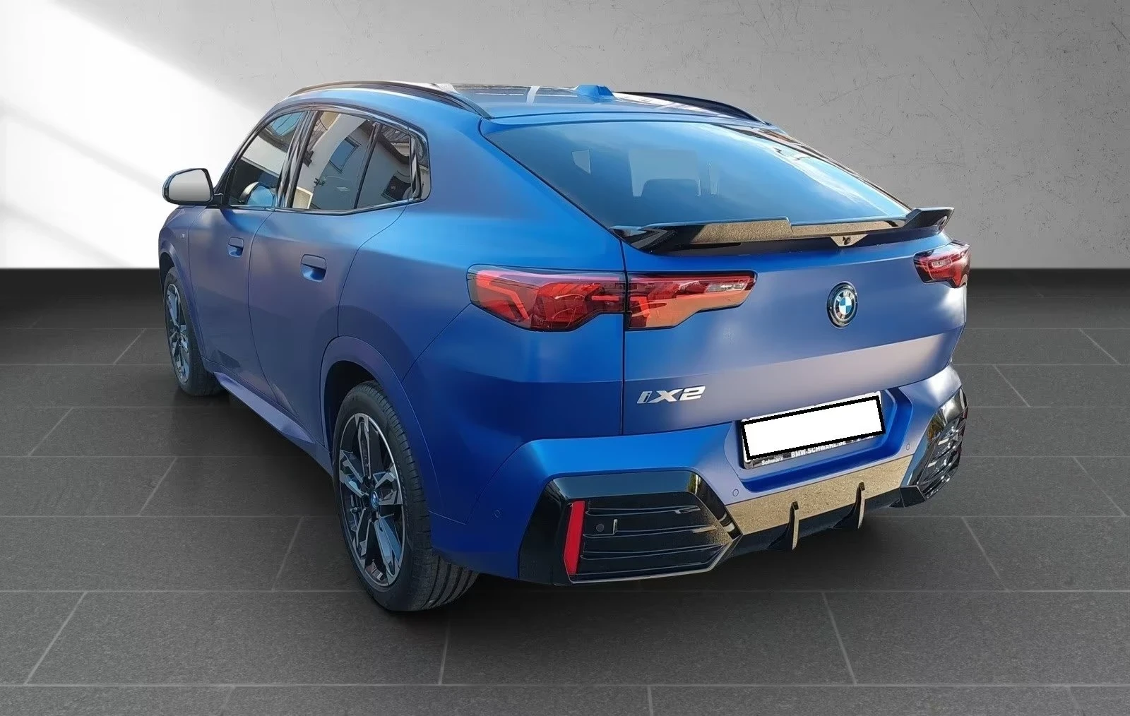 BMW iX2 30 xDrive Msport PRO DA Pro 360 Pano Harman Kardon, снимка 4 - Автомобили и джипове - 54704513