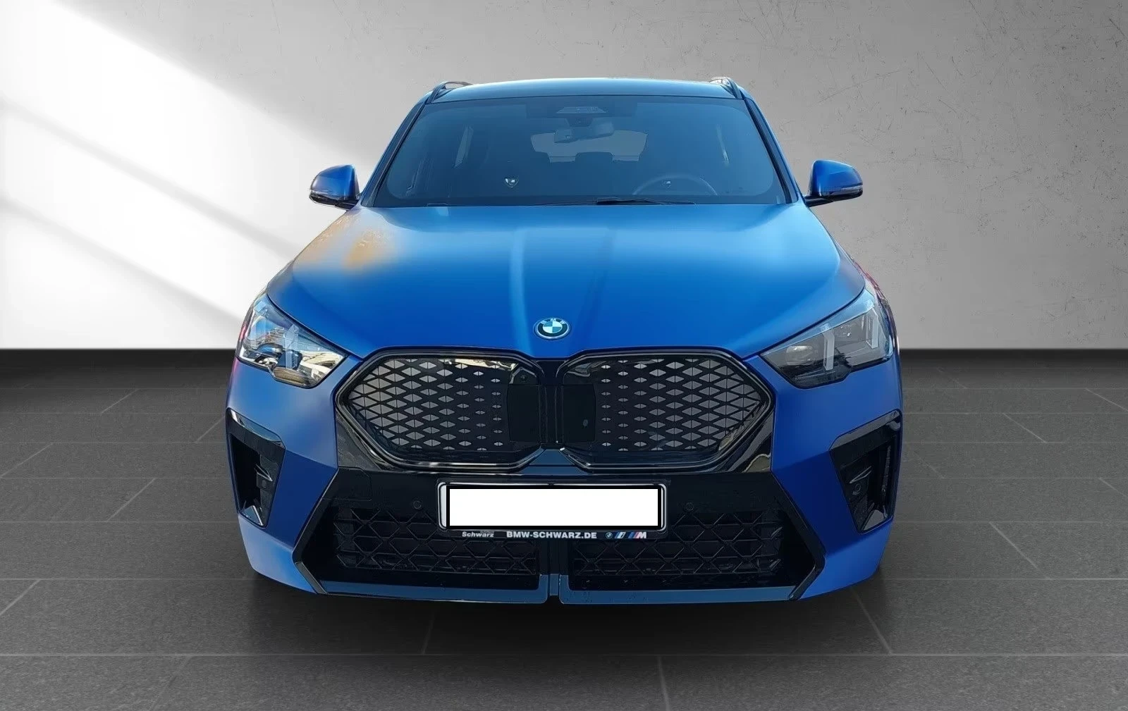 BMW iX2 30 xDrive Msport PRO DA Pro 360 Pano Harman Kardon, снимка 5 - Автомобили и джипове - 54704513