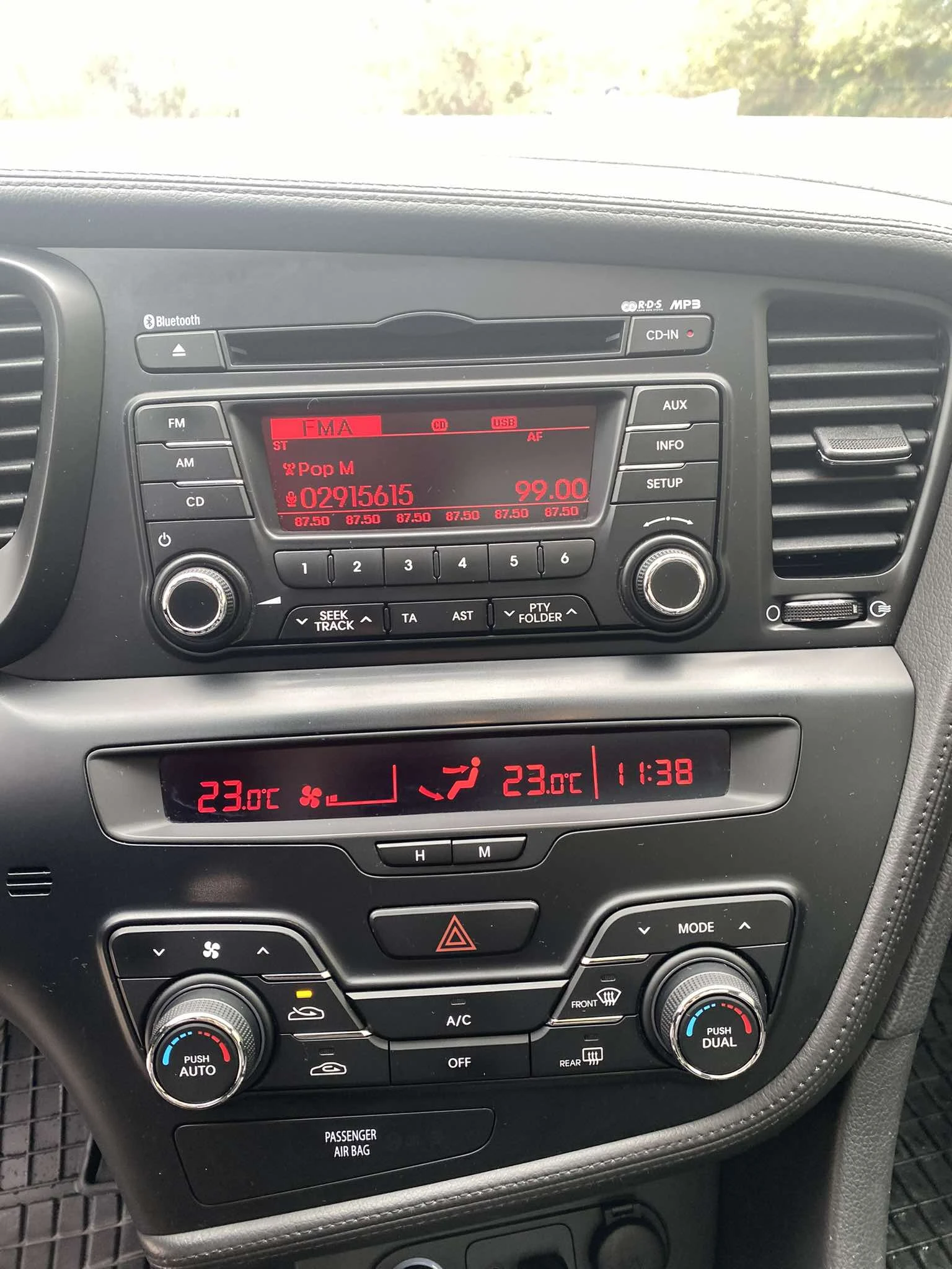 Kia Optima FACELIFT PANORAMA 1.7CRDI 136 H.P., снимка 8 - Автомобили и джипове - 54990267