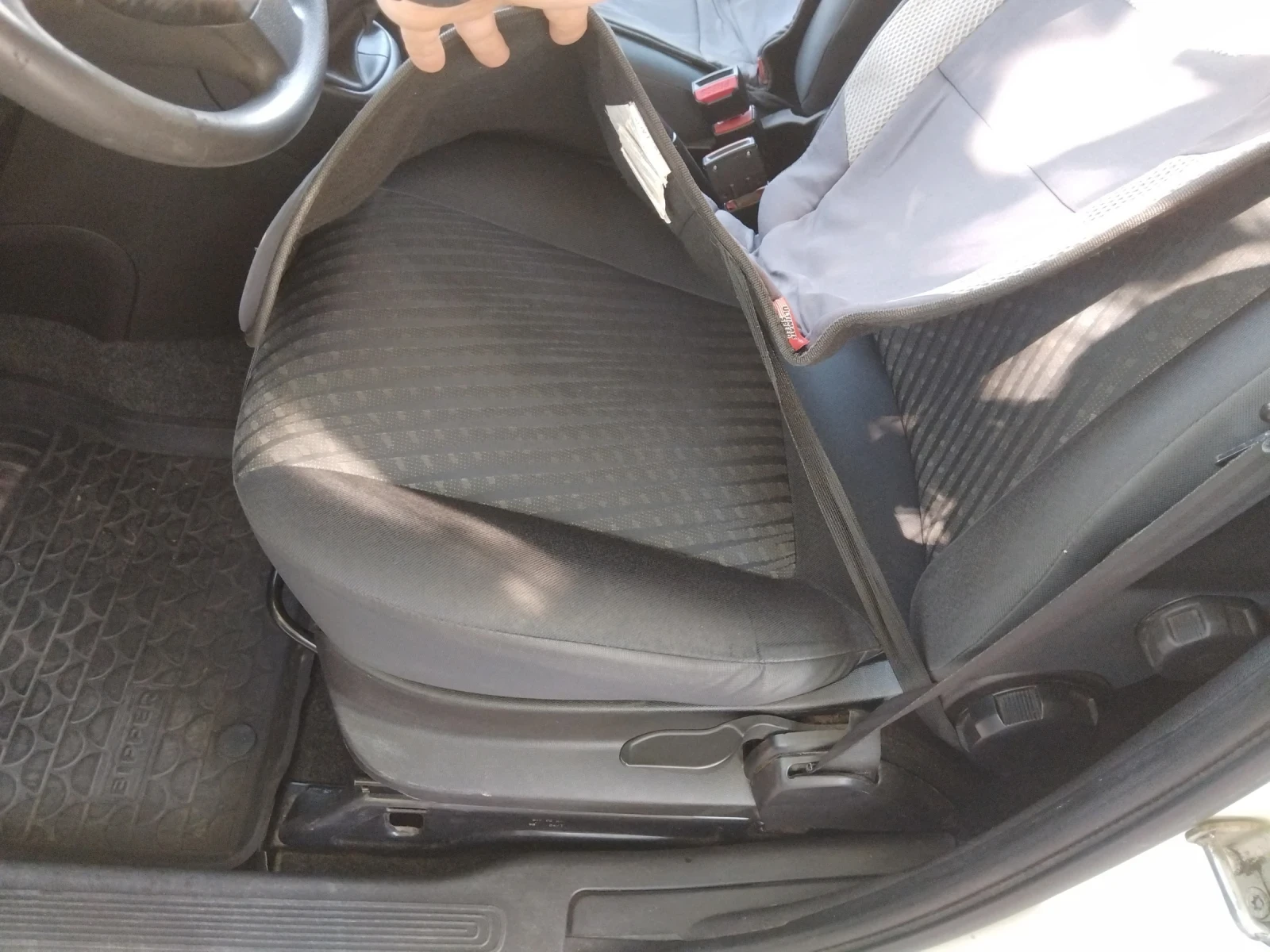 Peugeot Bipper 1.3 HDI, снимка 11 - Автомобили и джипове - 55903860