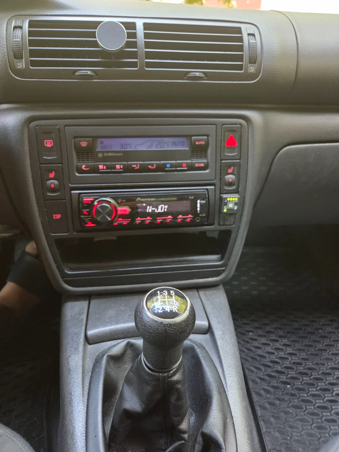VW Passat 2000i-115к.с., снимка 9 - Автомобили и джипове - 55619357