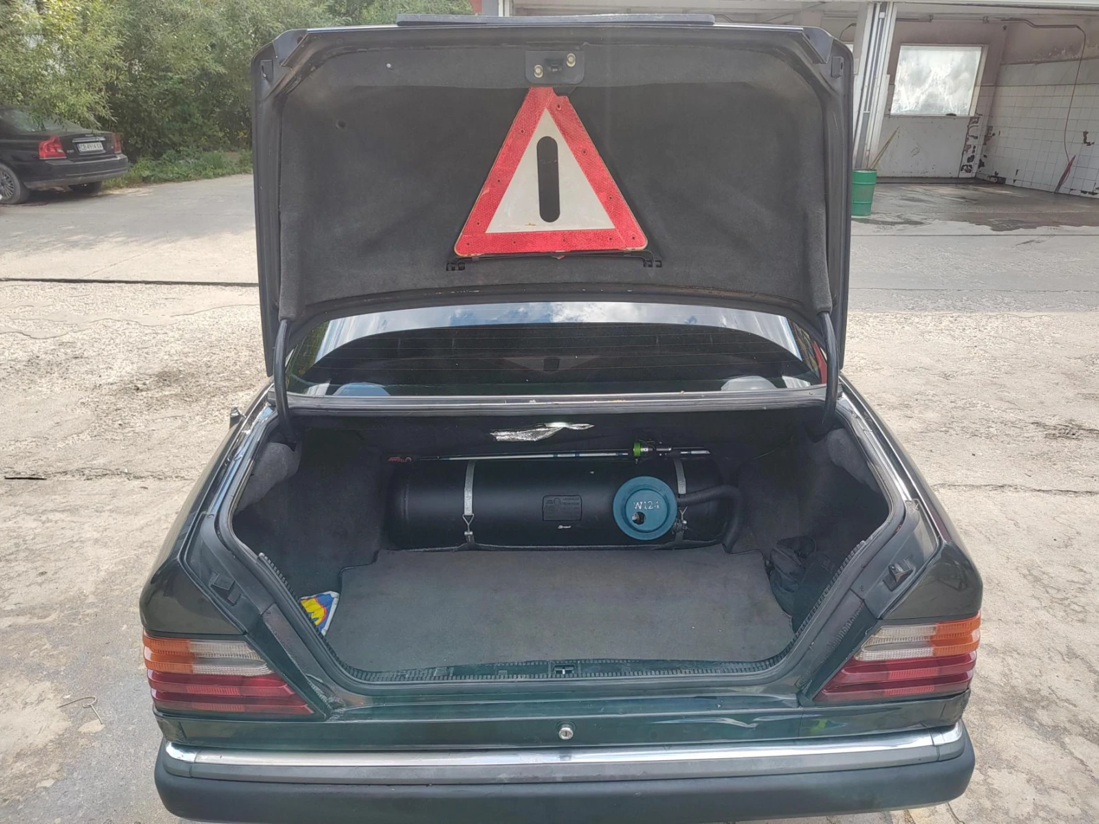Mercedes-Benz 124 200E, снимка 15 - Автомобили и джипове - 55817357