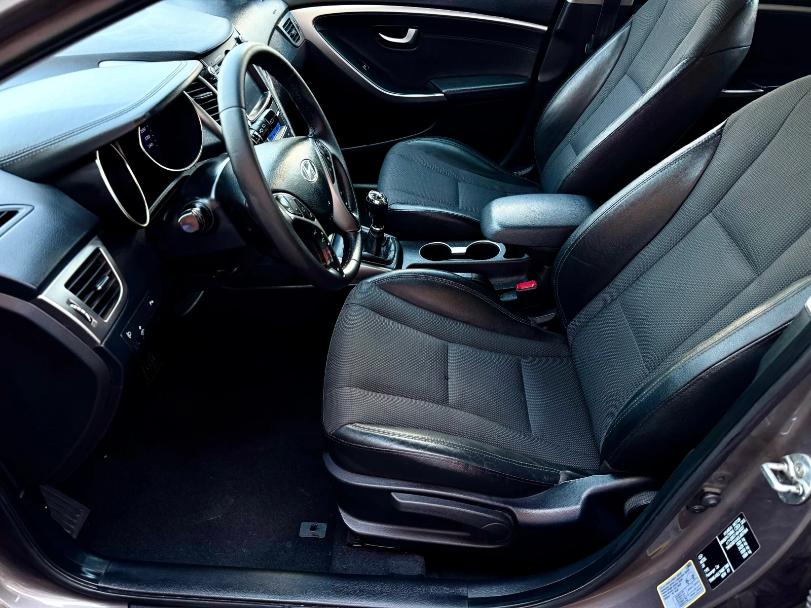 Hyundai I30 1.6CRDI-128��-PREMIUM, PANORAMA-KEYLESS | Mobile.bg � ����������� 11