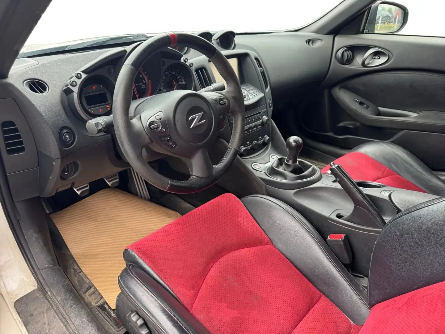 Nissan 370Z Nismo Цена до България & АвтоКредит, снимка 8 - Автомобили и джипове - 56156459
