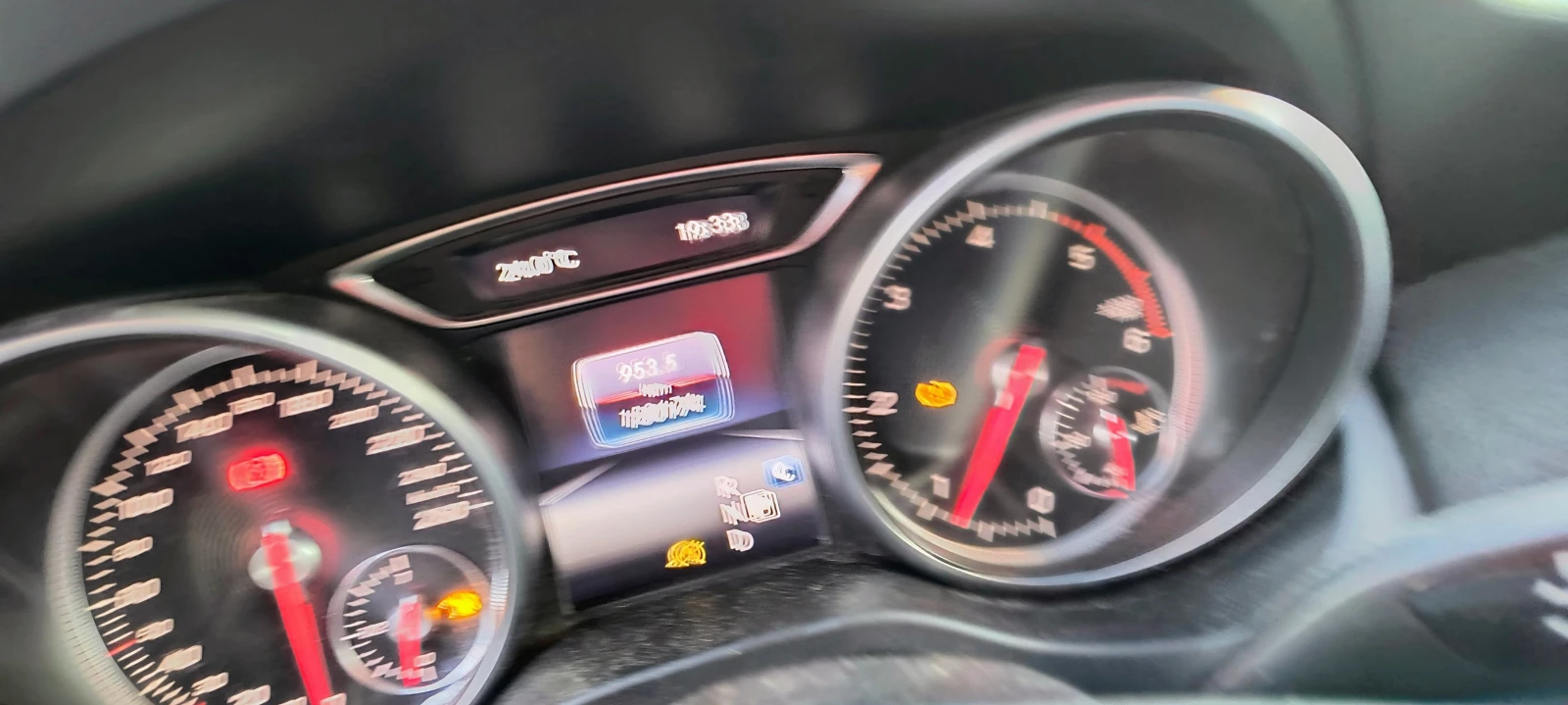 Mercedes-Benz CLA 200 CDI, снимка 13 - Автомобили и джипове - 56157608