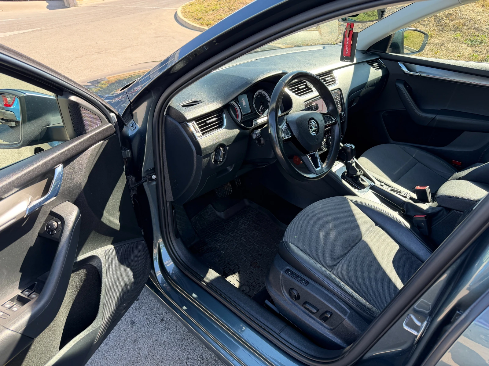 Skoda Octavia 1.5 TSI Activ, снимка 11 - Автомобили и джипове - 56347505