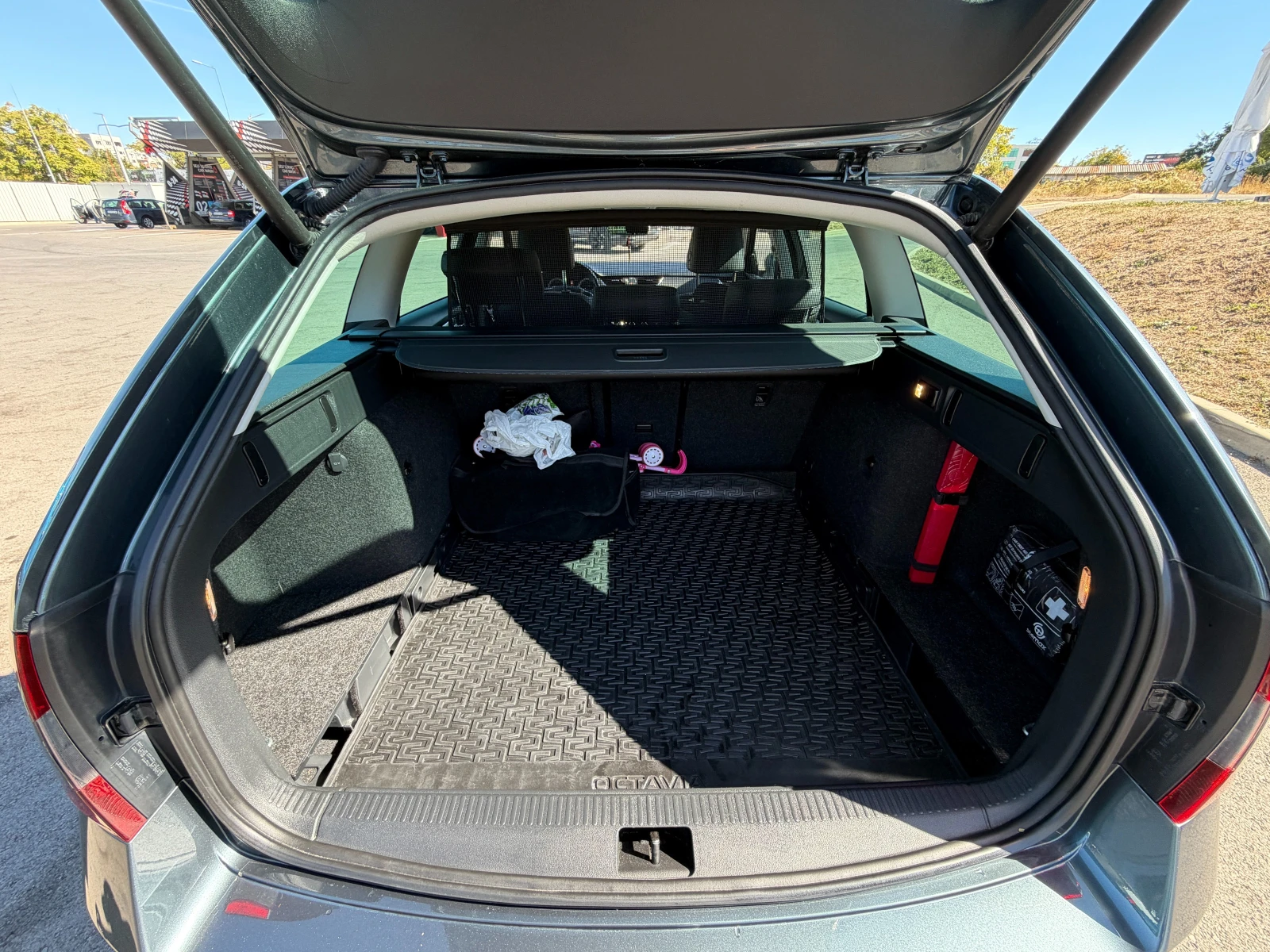 Skoda Octavia 1.5 TSI Activ, снимка 10 - Автомобили и джипове - 56347505