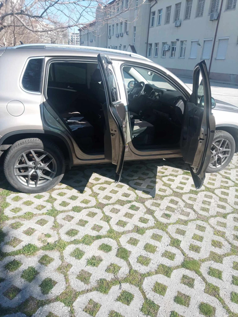 VW Tiguan, снимка 4 - Автомобили и джипове - 47525585