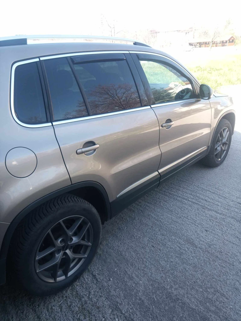 VW Tiguan, снимка 16 - Автомобили и джипове - 47525585