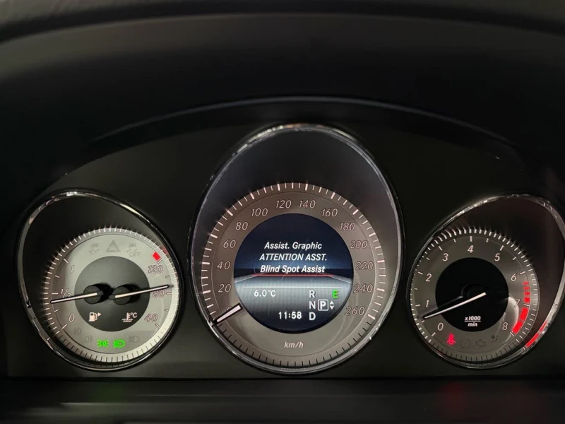 Mercedes-Benz GLK GLK 350* 4MATIC* Автокредит* (Доставка до БГ), снимка 12 - Автомобили и джипове - 53408369