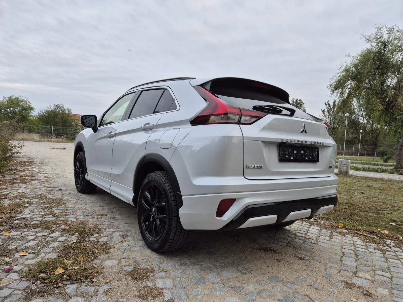 Mitsubishi Eclipse Cross 1.5L AWD, LIMITED EDITION, HEAD-UP  - изображение 6