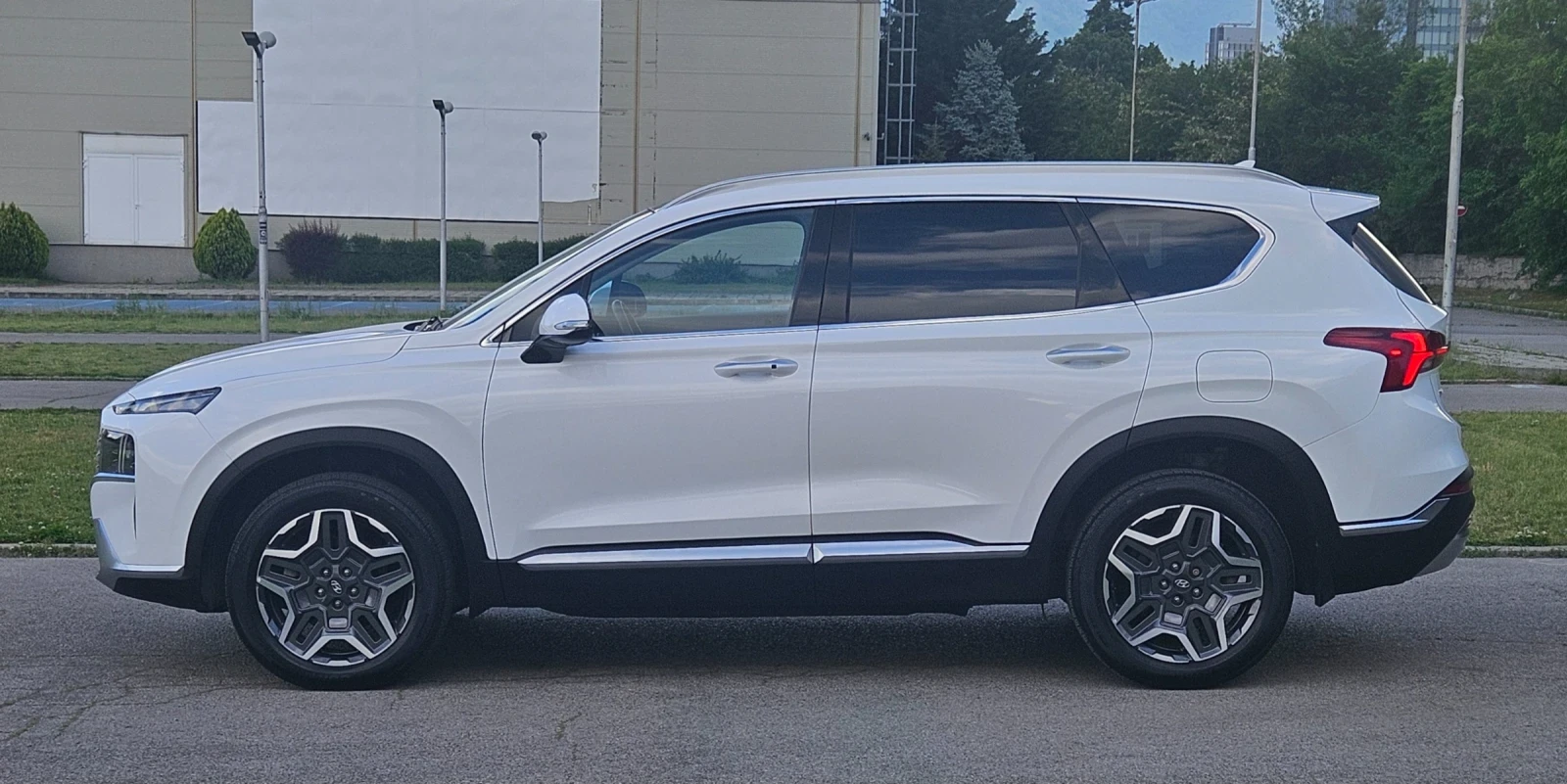Hyundai Santa fe 1.6 T-GDI Hybrid AWD, снимка 8 - Автомобили и джипове - 54622670