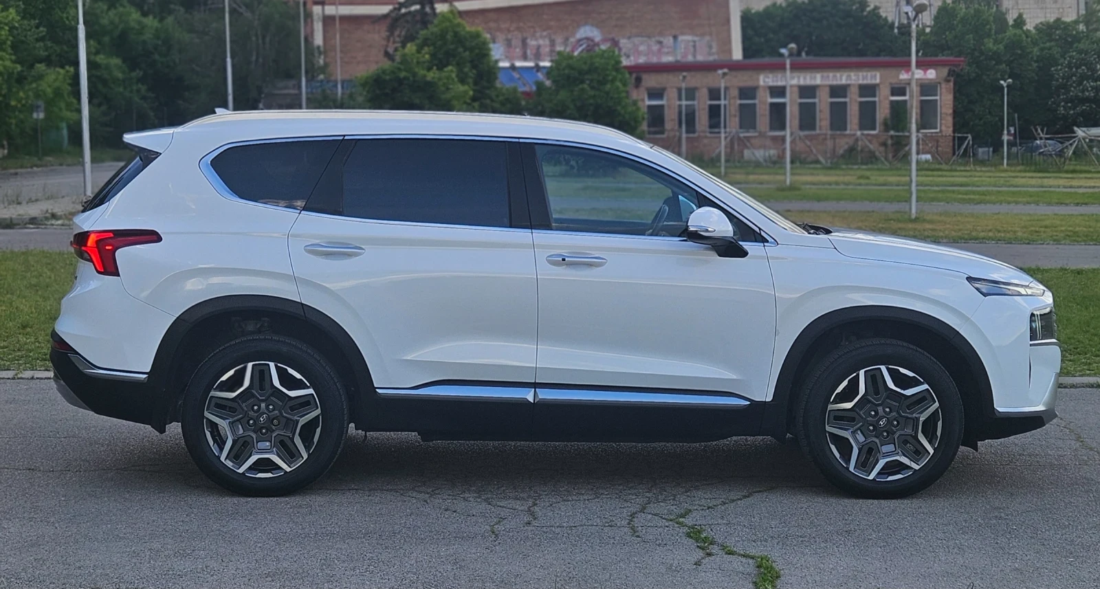 Hyundai Santa fe 1.6 T-GDI Hybrid AWD, снимка 4 - Автомобили и джипове - 54622670