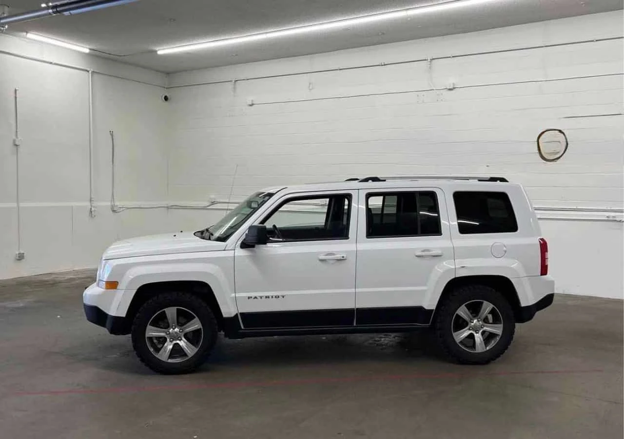 Jeep Patriot * High Altitude * ПОДГРЕВИ * ДВА КЛЮЧА * KEYLLES *, снимка 2 - Автомобили и джипове - 54743320