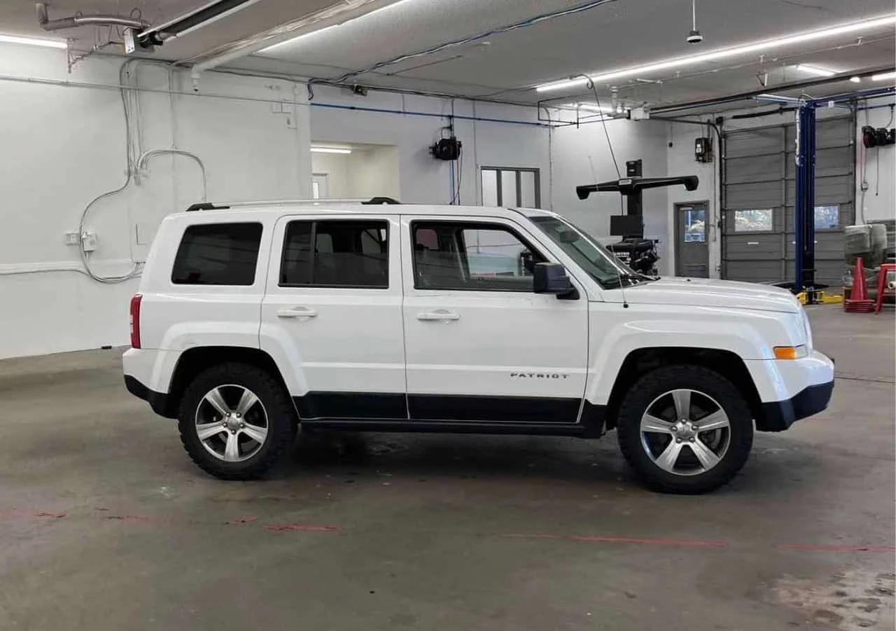 Jeep Patriot * High Altitude * ПОДГРЕВИ * ДВА КЛЮЧА * KEYLLES *, снимка 3 - Автомобили и джипове - 54743320