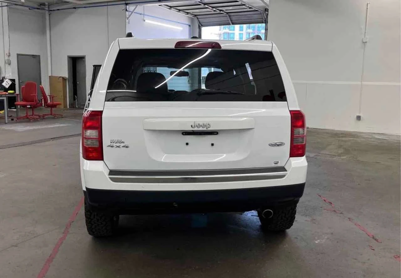 Jeep Patriot * High Altitude * ПОДГРЕВИ * ДВА КЛЮЧА * KEYLLES *, снимка 4 - Автомобили и джипове - 54743320