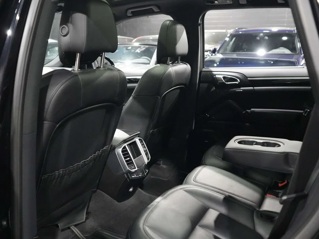 Porsche Cayenne E-HYBRID| BOSE| ОБДУХ| MATRIX| ПАНО| 360, снимка 15 - Автомобили и джипове - 55887292