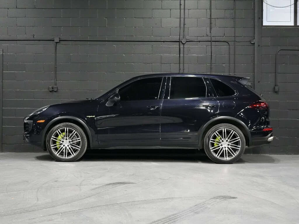 Porsche Cayenne E-HYBRID| BOSE| ОБДУХ| MATRIX| ПАНО| 360, снимка 4 - Автомобили и джипове - 55887292