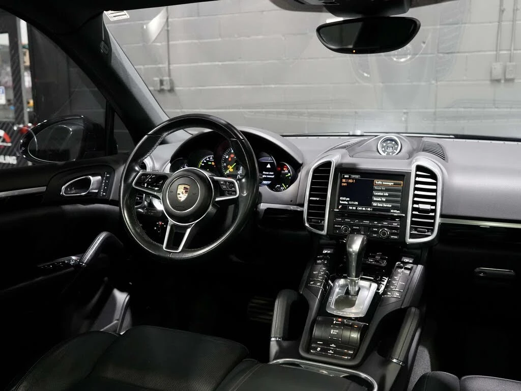 Porsche Cayenne E-HYBRID| BOSE| ОБДУХ| MATRIX| ПАНО| 360, снимка 9 - Автомобили и джипове - 55887292