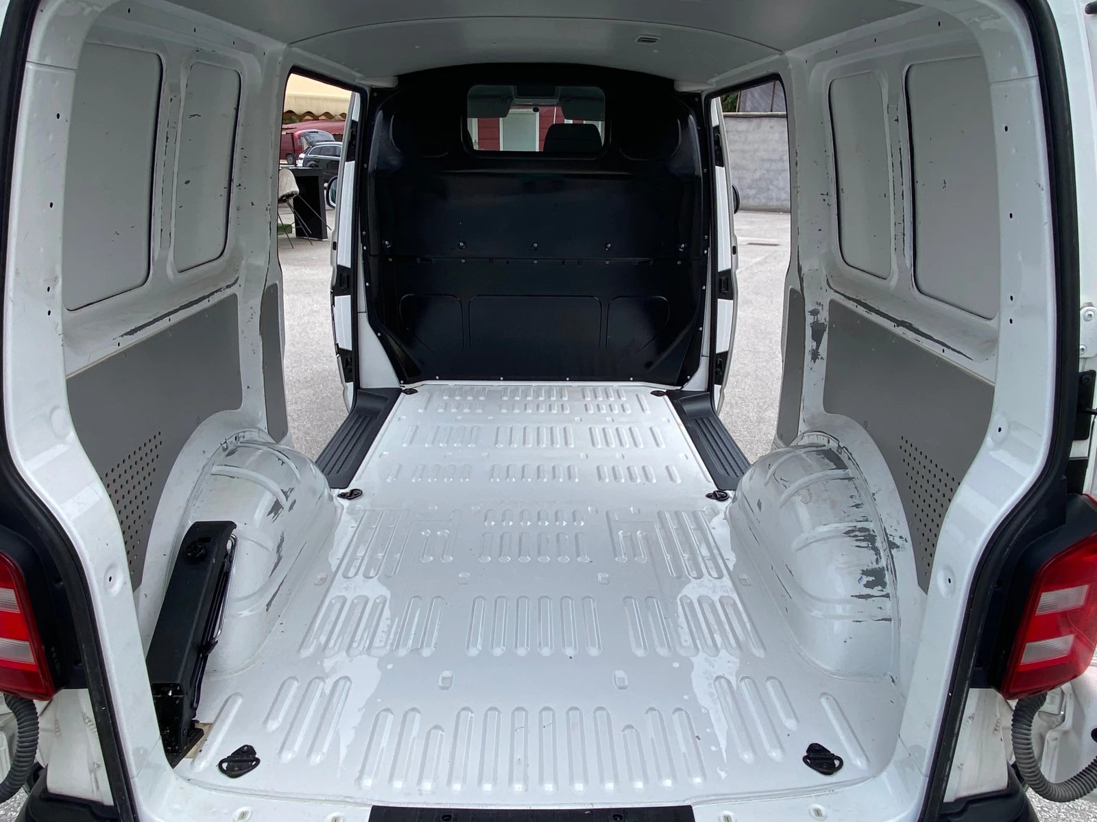 VW Transporter 2.0TDI 100% РЕАЛНИ КИЛОМЕТРИ-ДОКАЗУЕМИ !!!! - изображение 9