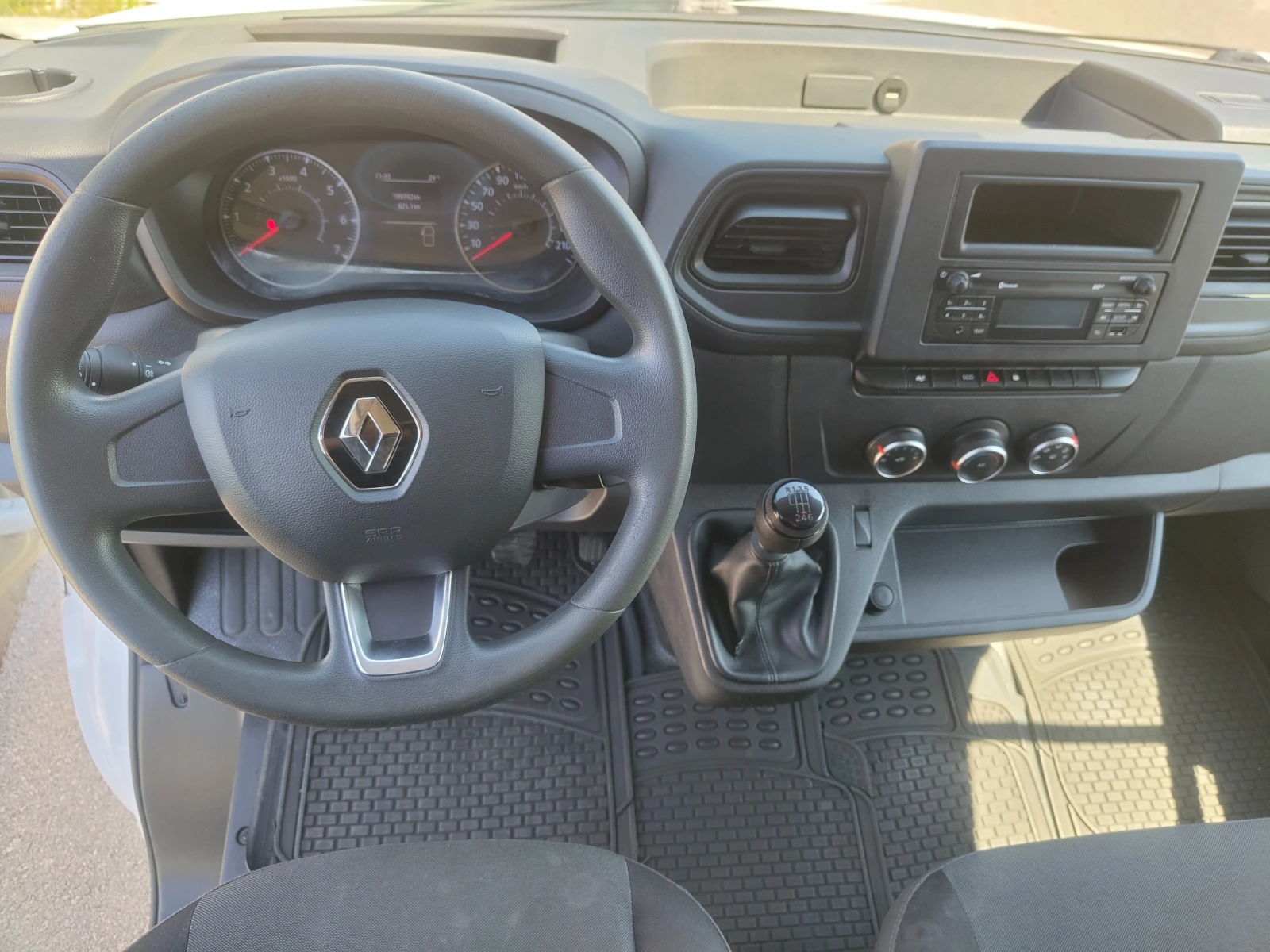 Renault Master, снимка 10 - Бусове и автобуси - 55014569