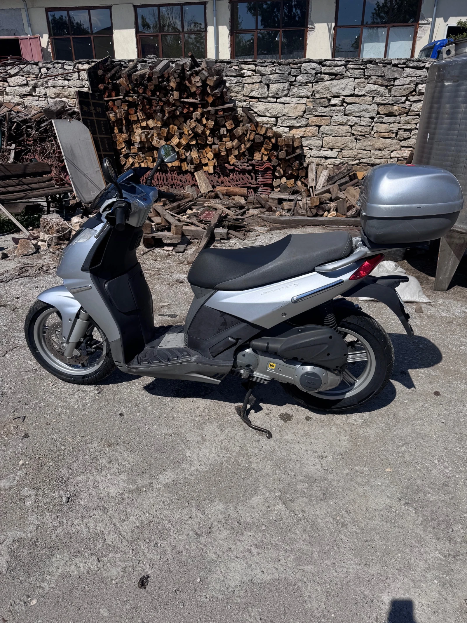 Aprilia 125 Sportcity, снимка 4 - Мотоциклети и мототехника - 54412740