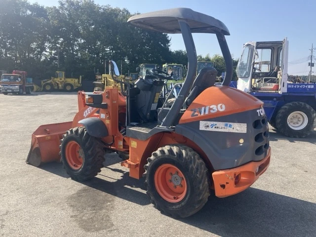 Челен товарач Hitachi TCM ZW30 / ОЧАКВАН ВНОС  - изображение 4