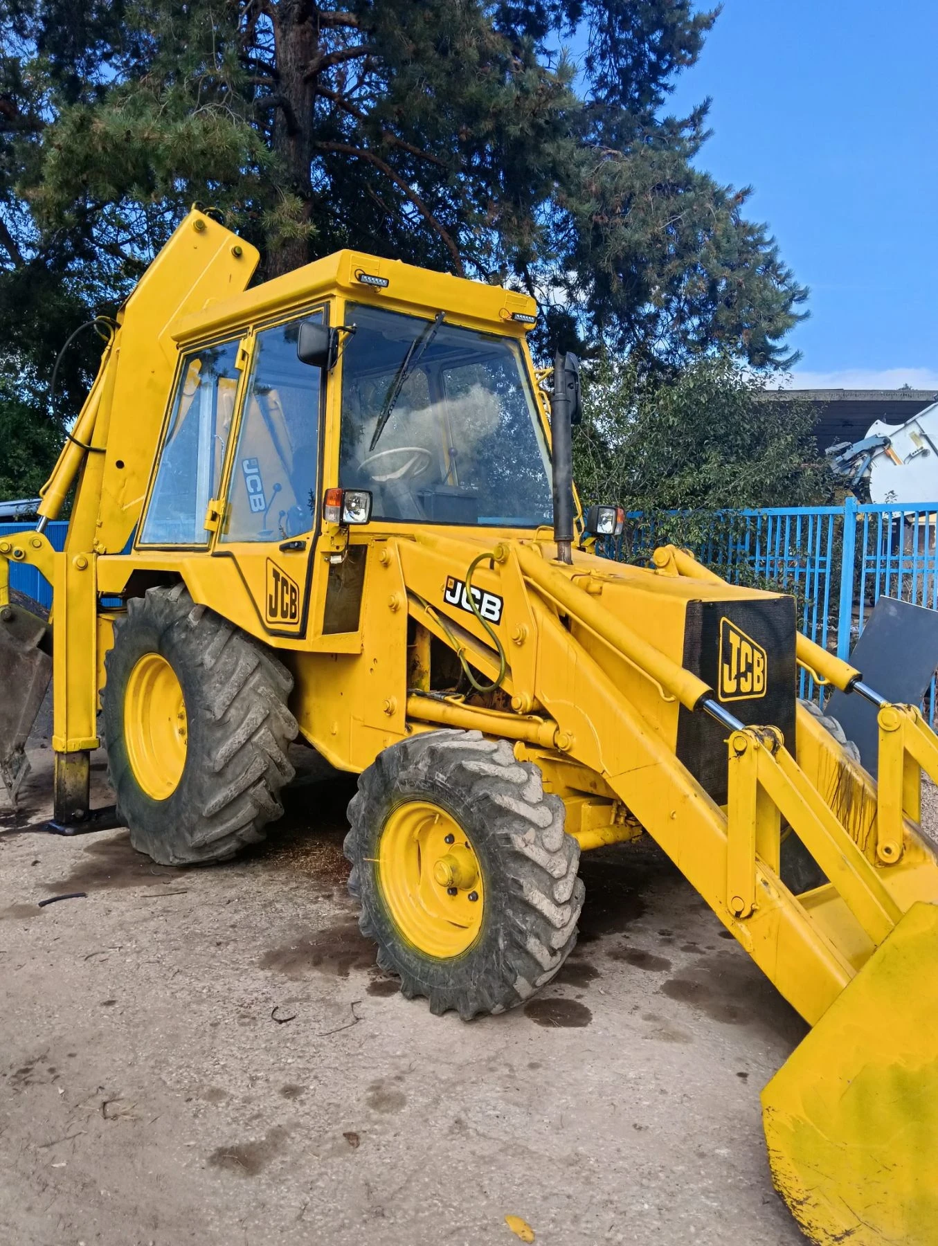Багер JCB 3D, снимка 2 - Индустриална техника - 56220515