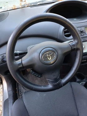 Toyota Yaris 1.3 VVT-i , снимка 5