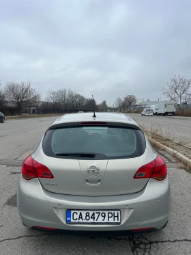 Opel Astra 1.6 Автоматик, снимка 4