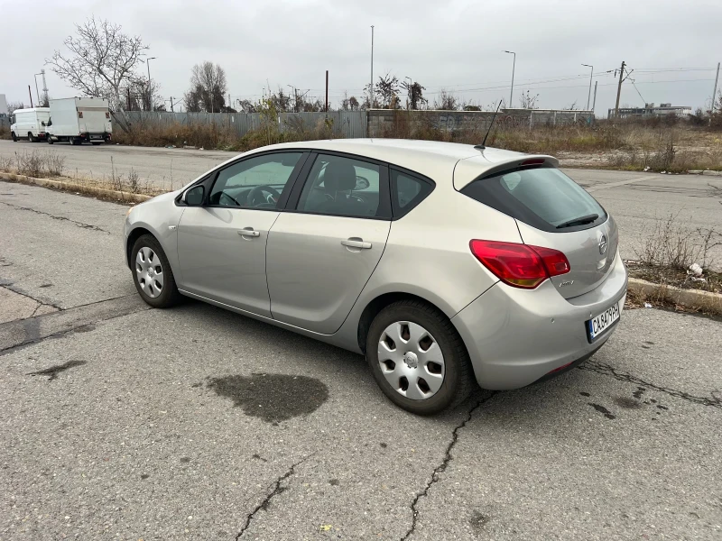 Opel Astra 1.6 Автоматик, снимка 3 - Автомобили и джипове - 48238919