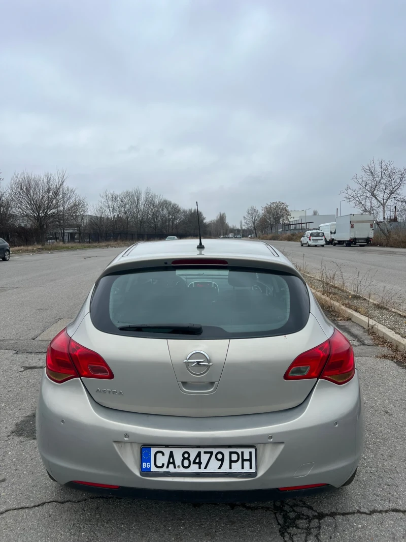 Opel Astra 1.6 Автоматик, снимка 4 - Автомобили и джипове - 48238919