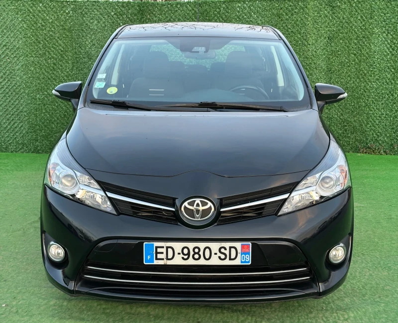 Toyota Verso 1.6 D & KAMERA & NAVY & 7 MESTA & SERVIZNA ISTORIQ, снимка 3 - Автомобили и джипове - 49504578